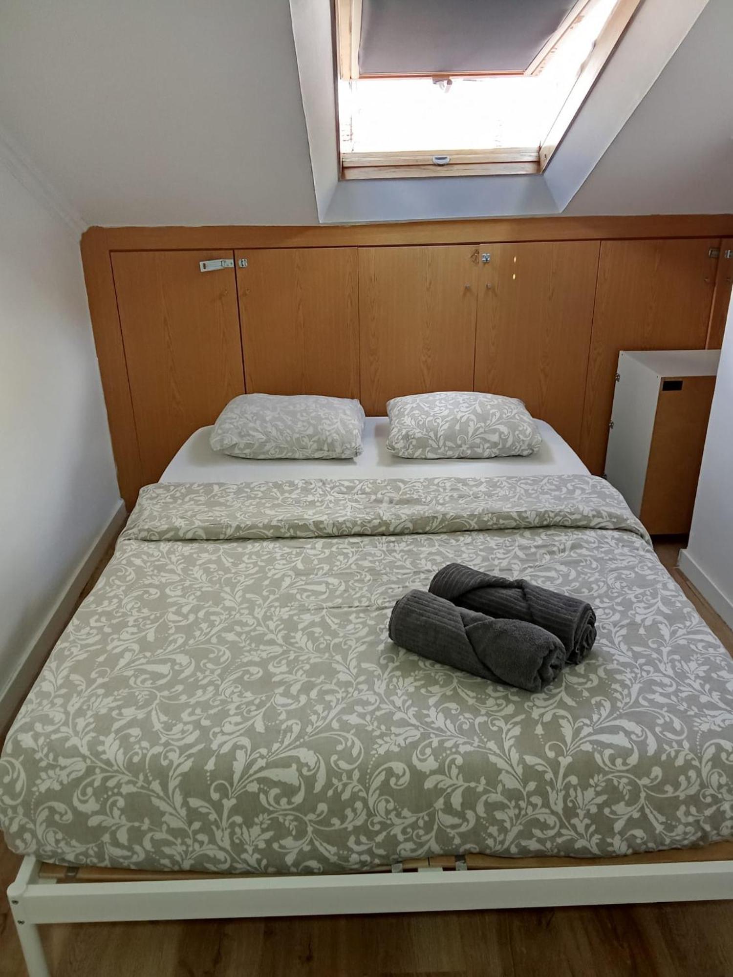 Bica Mini Hostel ลิสบอน ภายนอก รูปภาพ