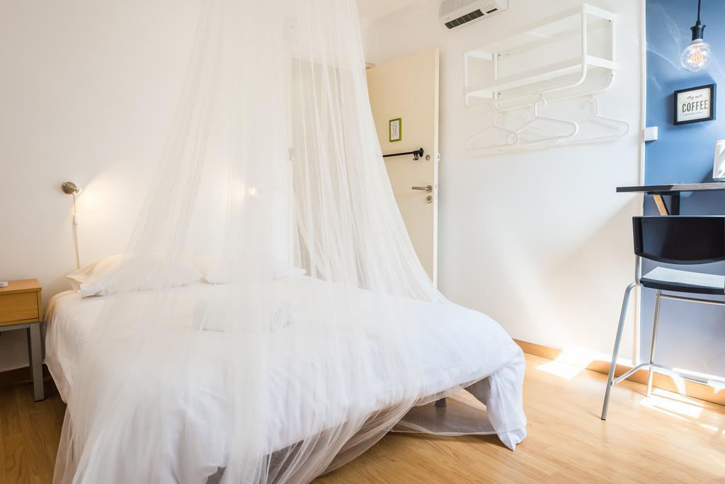 Bica Mini Hostel ลิสบอน ภายนอก รูปภาพ