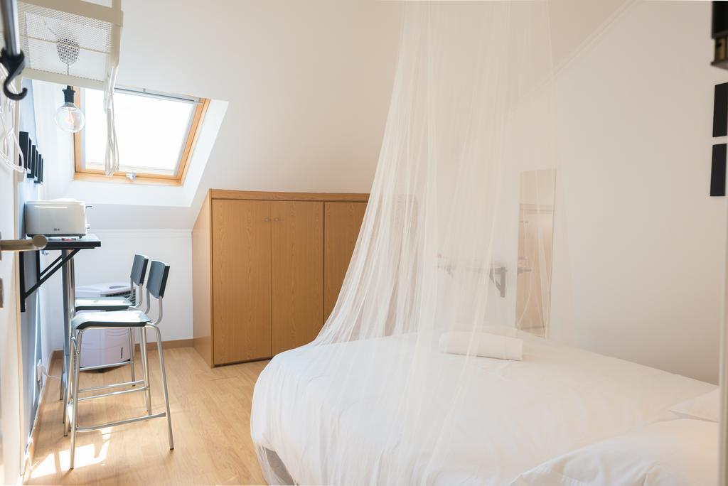 Bica Mini Hostel ลิสบอน ภายนอก รูปภาพ
