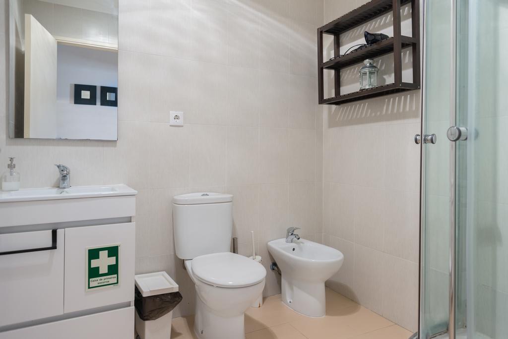Bica Mini Hostel ลิสบอน ภายนอก รูปภาพ